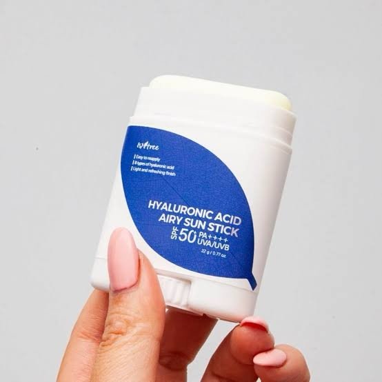 Isntree Airy Sunscreen Stick SPF 50 - Image 6